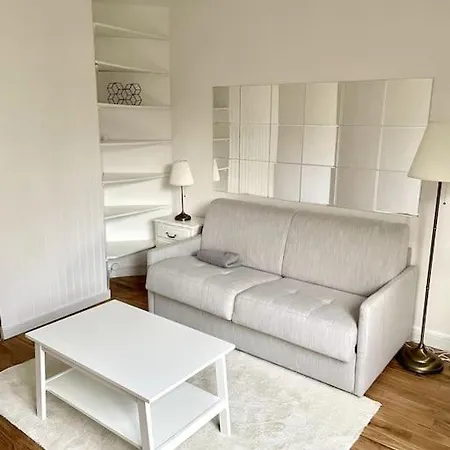 Meuble Et Tres Lumineux شقة *